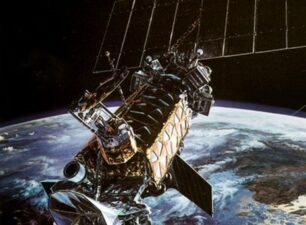 Australia hủy chương trình phát triển vệ tinh quan trắc Trái Đất