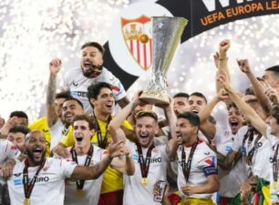 Europa League: Sevilla nối dài kỷ lục đăng quang lên con số 7
