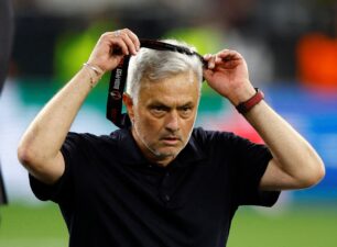 Mourinho từ chối trở thành huấn luyện viên hưởng lương cao nhất giới