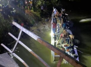 Sri Lanka: Xe buýt rơi xuống sông, ít nhất 10 người thiệt mạng