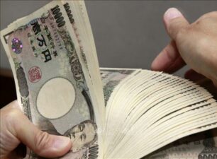 Đồng yen Nhật suy yếu trở lại