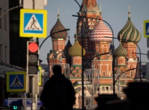 Kinh tế Nga lần đầu ghi nhận tăng trưởng sau một năm
