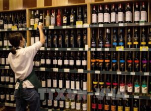 Trung Quốc nhất trí xem xét lại mức thuế quan đối với rượu vang nhập khẩu của Australia