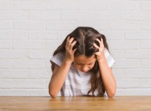 Đâu là nguyên nhân gây ra chứng rối loạn phân ly ở trẻ em?