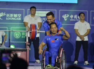 Vượt nỗi đau rách cơ, lực sỹ Lê Văn Công giành huy chương đồng ASIAN Para Games