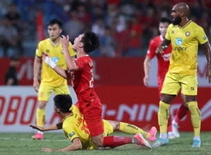 Hoàng Đức và nỗi ám ảnh của các ngôi sao bóng đá Việt Nam