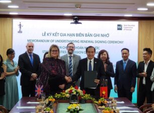 ICAEW hỗ trợ Việt Nam nâng cao chất lượng nguồn lực về chứng khoán