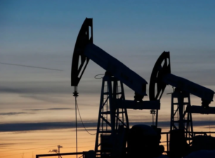 Đạt thặng dư nhiên liệu, Nga bãi bỏ lệnh cấm xuất khẩu xăng dầu