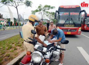 TP Hồ Chí Minh: Mở đợt cao điểm kiểm tra, xử lý xe khách và xe chở hàng