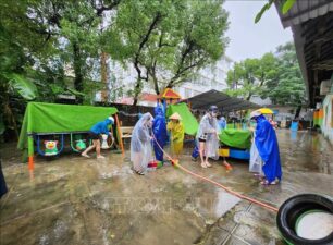 Thừa Thiên – Huế: Tổng vệ sinh trường lớp, đón học sinh trở lại sau mưa ngập