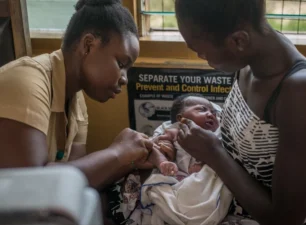 Liên hợp quốc mở rộng quy mô tiêm vaccine sốt rét trên toàn châu Phi