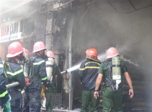 Bình Định: Hỏa hoạn thiêu rụi cửa hàng bán chăn ga gối nệm