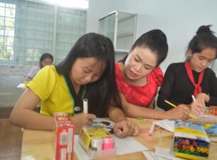 Đắk Lắk: Cô giáo vùng xa tận tụy giúp đỡ học sinh dân tộc thiểu số