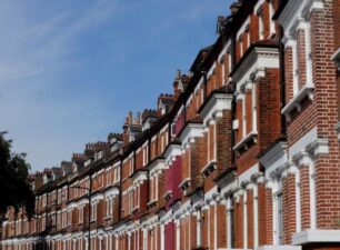 Giá nhà tại Anh giảm sâu nhất trong hơn 10 năm