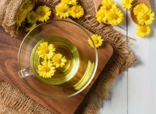 Những lợi ích của trà hoa cúc khiến ai cũng nên uống mỗi ngày