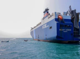 Sự gián đoạn hoạt động hàng hải qua Kênh đào Suez đe dọa thương mại toàn cầu