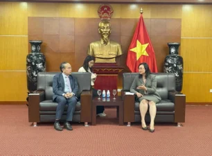 Dư địa hợp tác về dịch vụ tài chính giữa các địa phương Việt Nam và Hong Kong