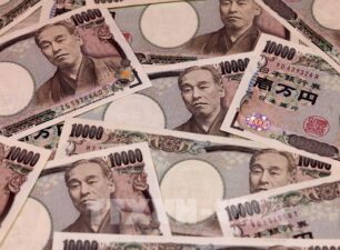 Nhật Bản cam kết nỗ lực chặn đà giảm quá mức của đồng yen