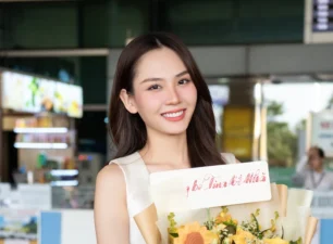 Nụ cười trong ngày đầu trở về quê nhà từ Miss World của Mai Phương.