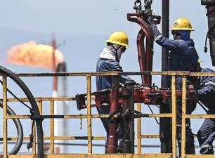 Giá dầu trên thị trường thế giới chạm mức cao nhất trong 4 tháng qua