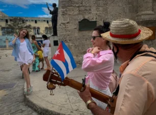 Lượng du khách quốc tế đến Cuba tăng nhanh trong 2 tháng đầu năm nay