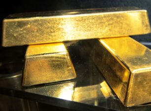 Sau khi đạt mức cao kỷ lục, vàng có tiếp tục ‘lấp lánh’?