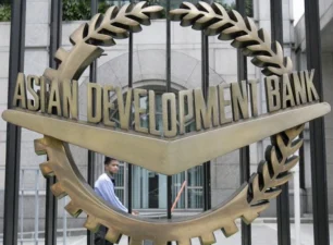 ADB nâng dự báo tăng trưởng kinh tế của các nước đang phát triển ở châu Á