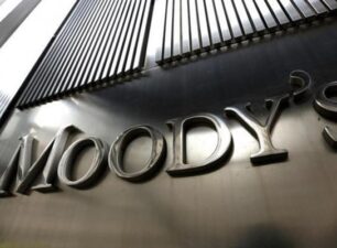Moody’s: Hệ thống ngân hàng vẫn ổn định dù kinh tế thế giới tăng trưởng thấp
