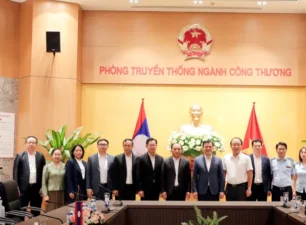 Việt Nam và Lào đẩy mạnh hợp tác trong lĩnh vực quản lý thị trường
