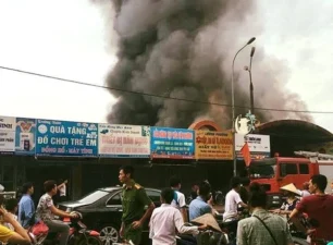 Hà Nội: Truy tố Trưởng Ban Quản lý và nhân viên để xảy ra cháy chợ Sóc Sơn