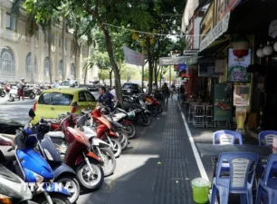 TP Hồ Chí Minh: Thí điểm thu phí dùng tạm thời một phần hè phố ở 11 tuyến đường