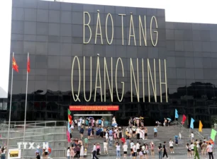 Quảng Ninh thu hút hơn 1 triệu khách du lịch trong dịp nghỉ lễ 30/4-1/5