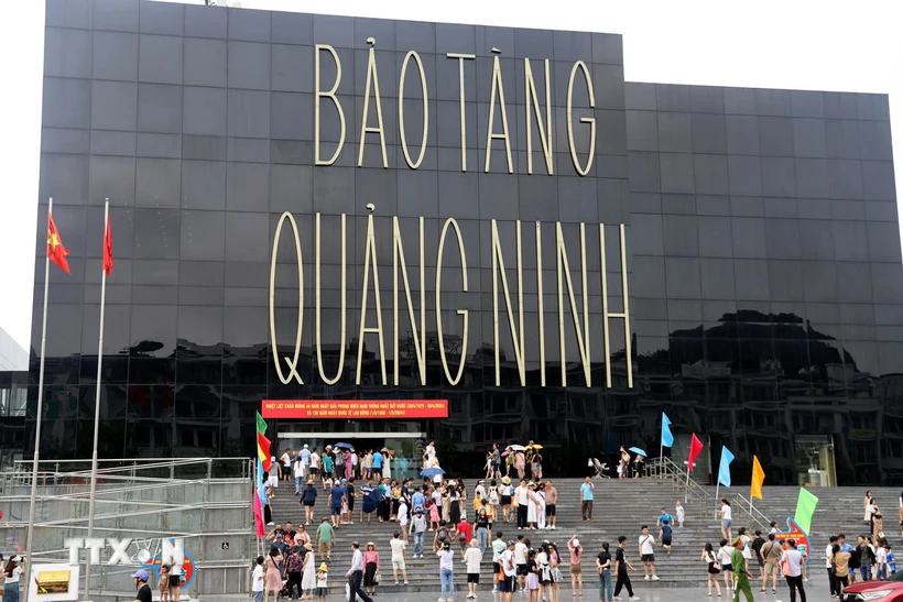 Quảng Ninh thu hút hơn 1 triệu khách du lịch trong dịp nghỉ lễ 30/4-1/5