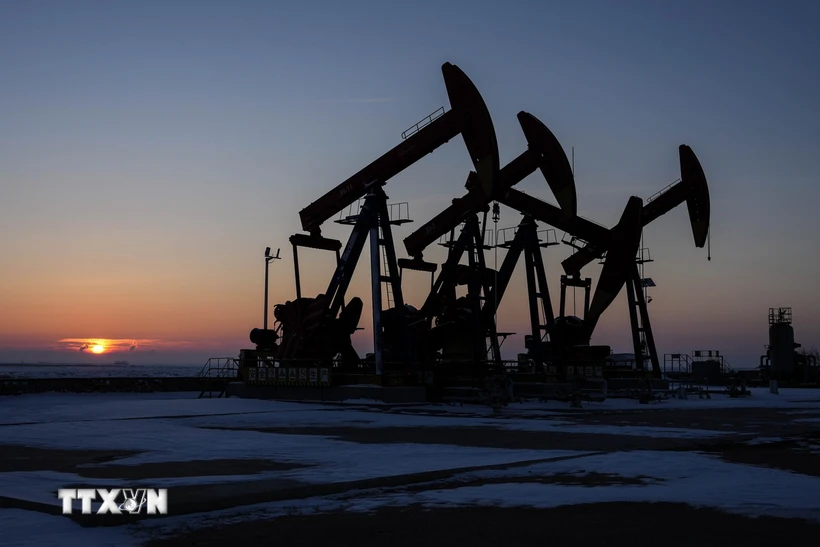 Giá dầu tăng hơn 1% sau một tuần giao dịch ảm đạm